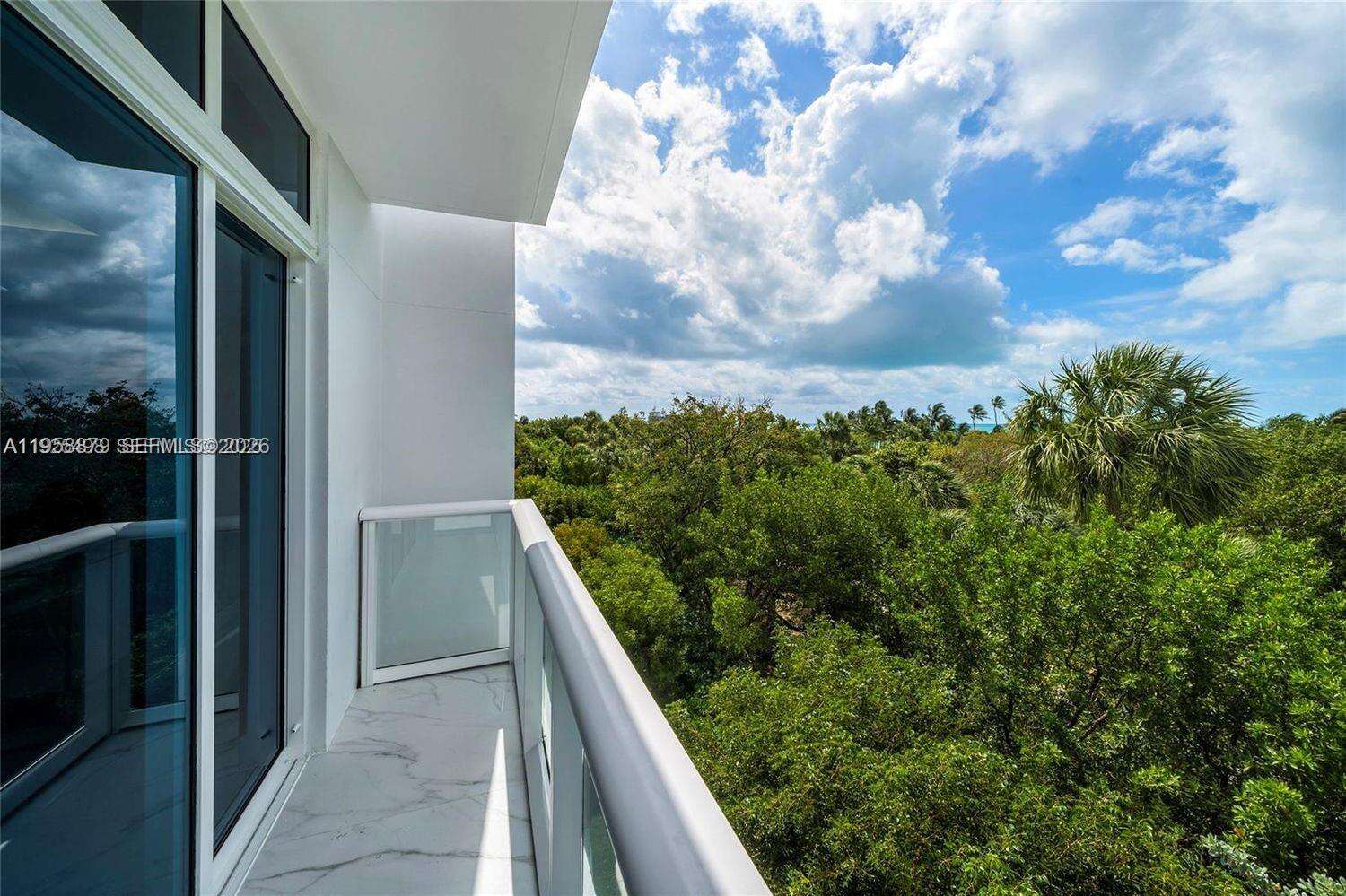 Continuum South Tower at 100 Pointe Dr, Miami Beach, FL 33139 - For Rent photo 27