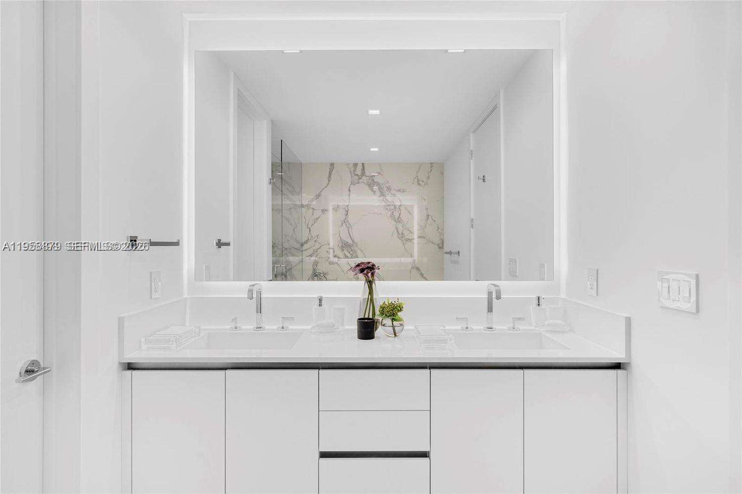Continuum South Tower at 100 Pointe Dr, Miami Beach, FL 33139 - For Rent photo 29