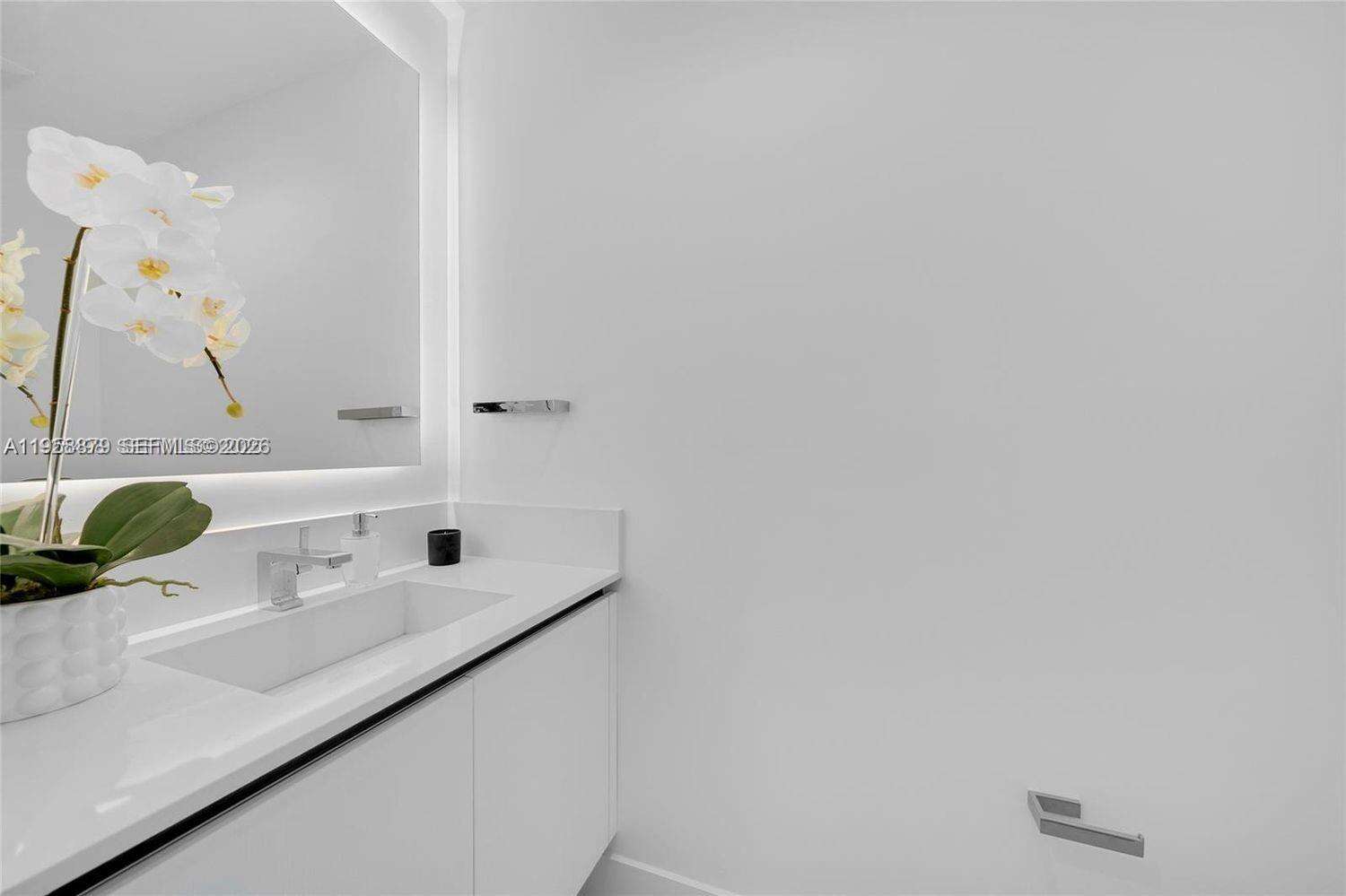 Continuum South Tower at 100 Pointe Dr, Miami Beach, FL 33139 - For Rent photo 33