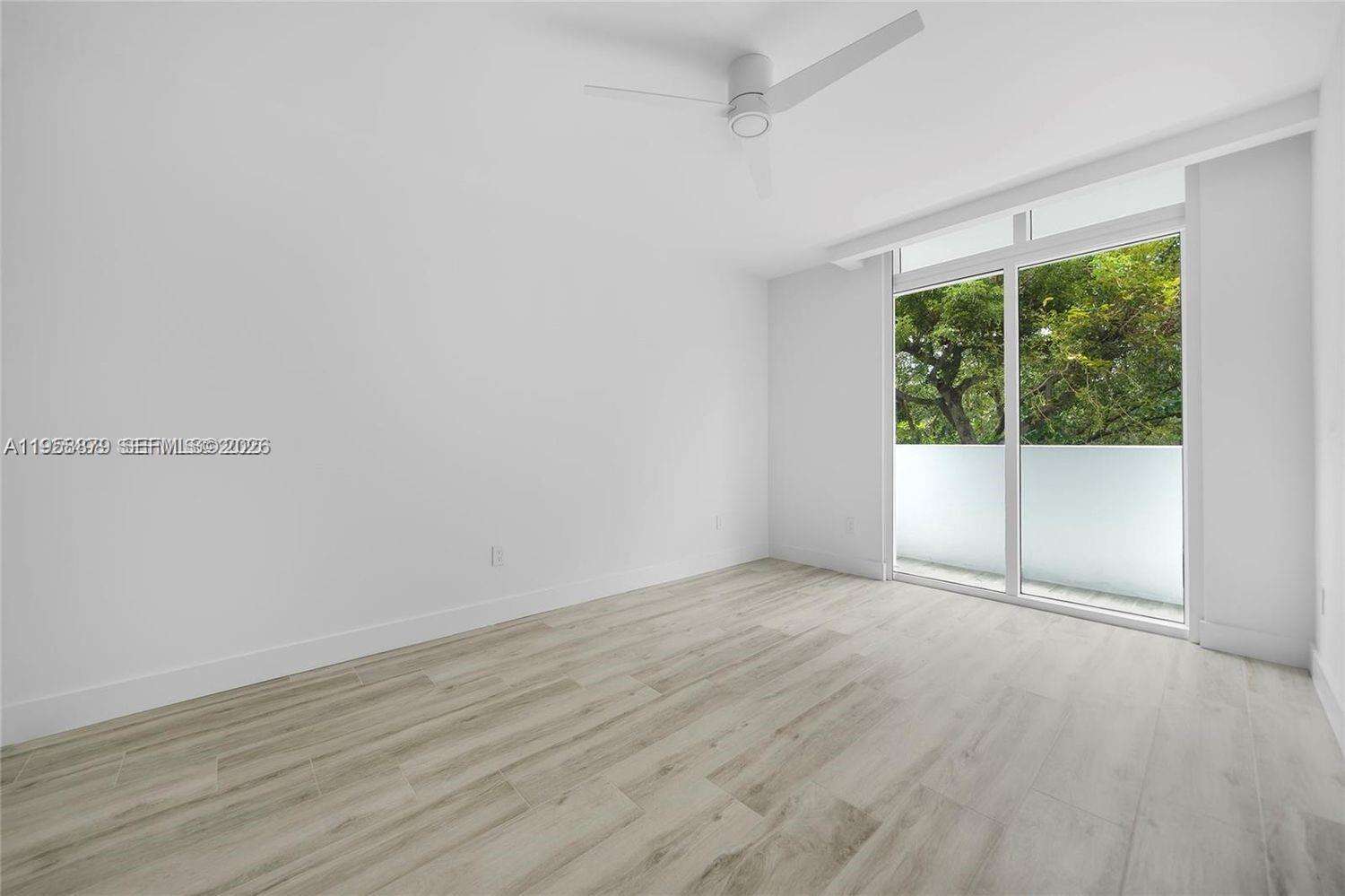 Continuum South Tower at 100 Pointe Dr, Miami Beach, FL 33139 - For Rent photo 39