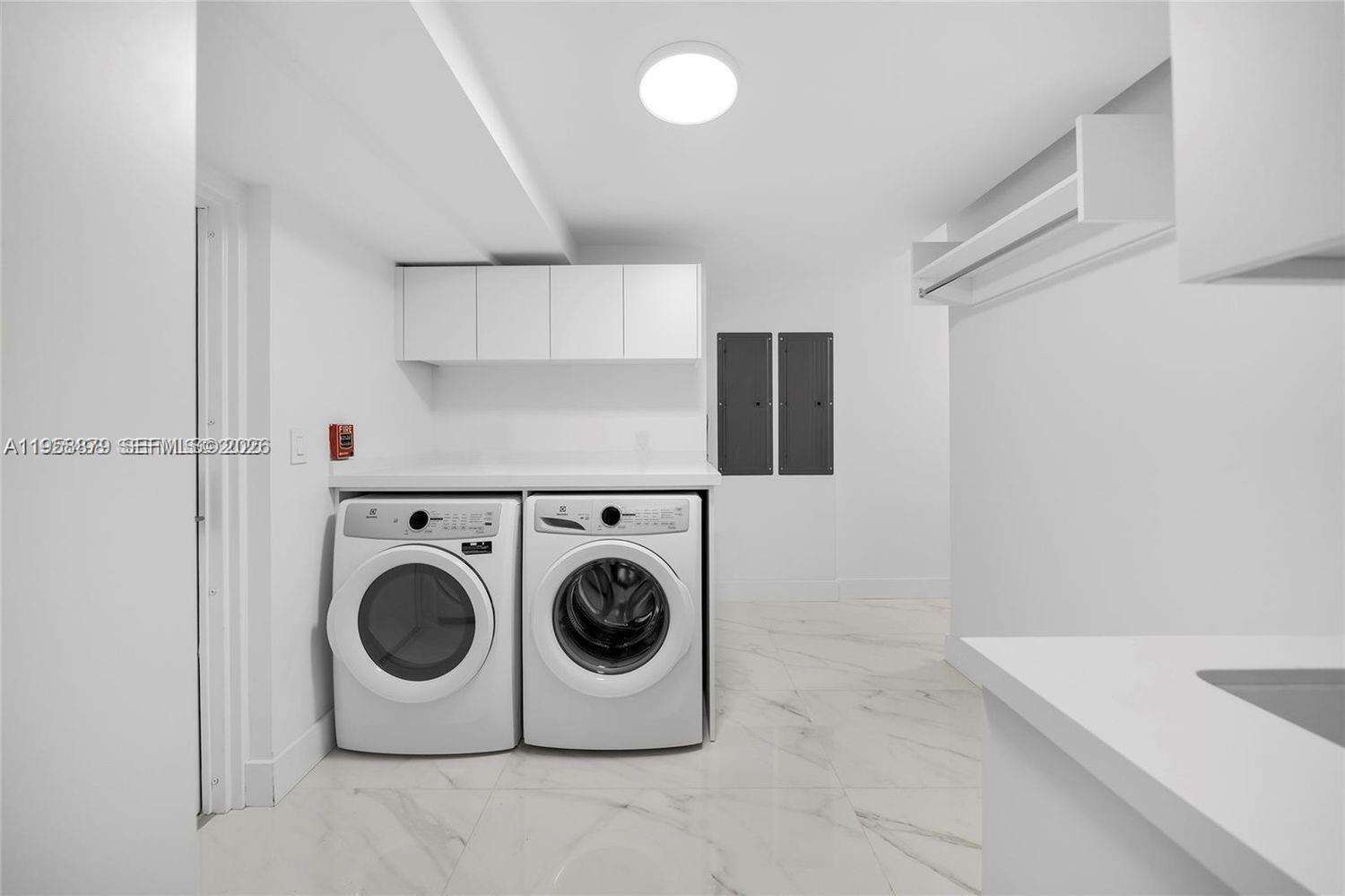 Continuum South Tower at 100 Pointe Dr, Miami Beach, FL 33139 - For Rent photo 45