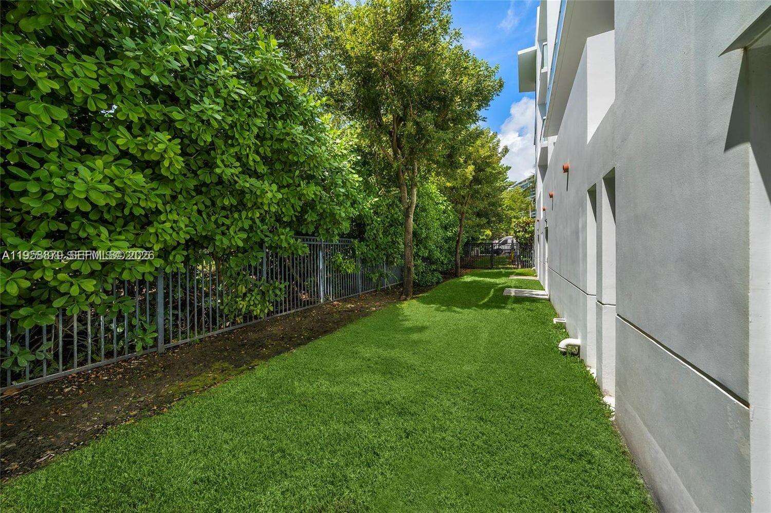 Continuum South Tower at 100 Pointe Dr, Miami Beach, FL 33139 - For Rent photo 47