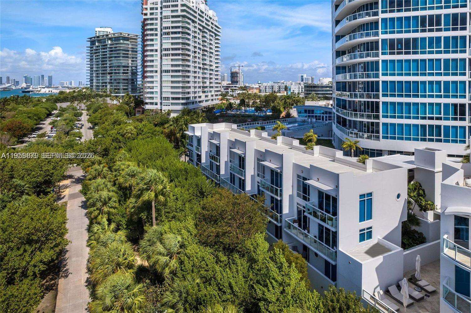 Continuum South Tower at 100 Pointe Dr, Miami Beach, FL 33139 - For Rent photo 58