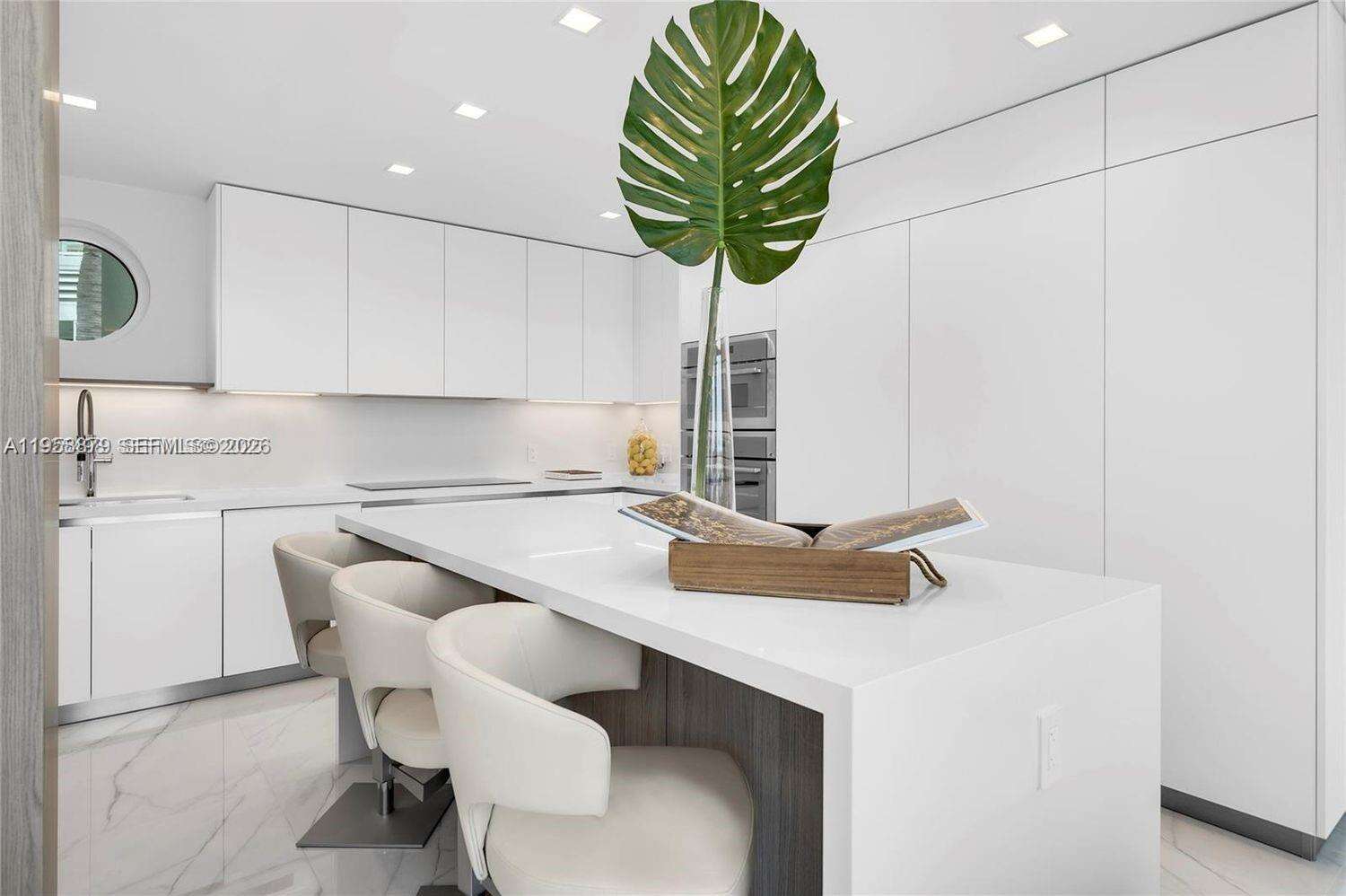Continuum South Tower at 100 Pointe Dr, Miami Beach, FL 33139 - For Rent photo 7