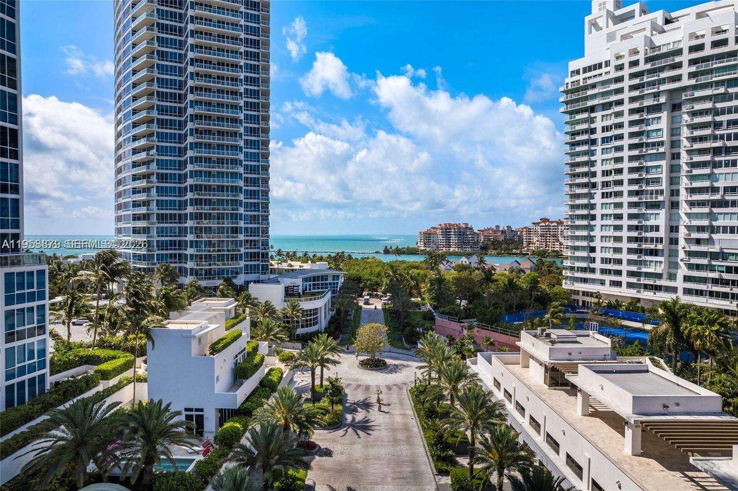 Continuum South Tower at 100 Pointe Dr, Miami Beach, FL 33139 - For Rent photo 65