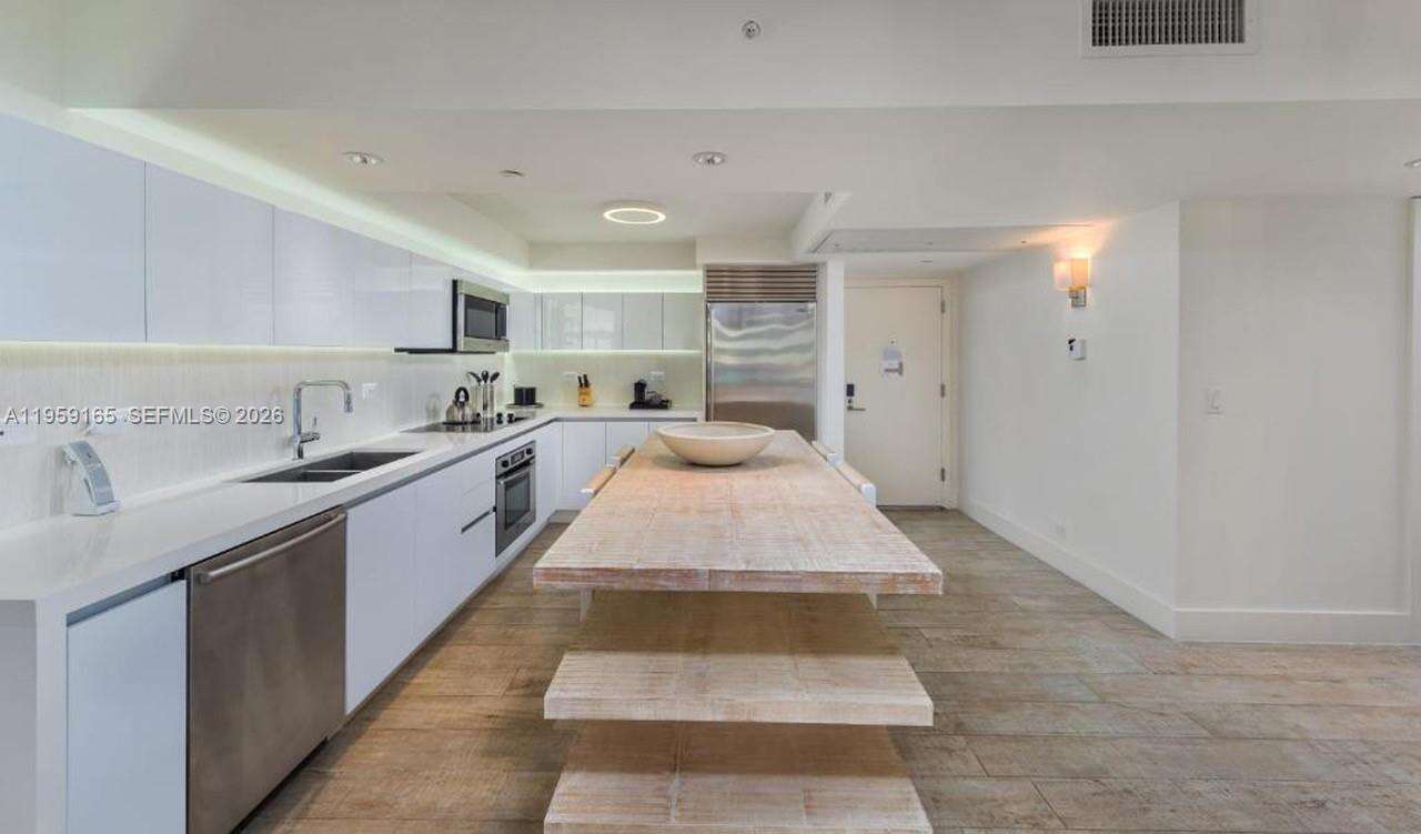 1 Hotel & Homes at 102 24 St, Miami Beach, FL 33139 - For Rent photo 10