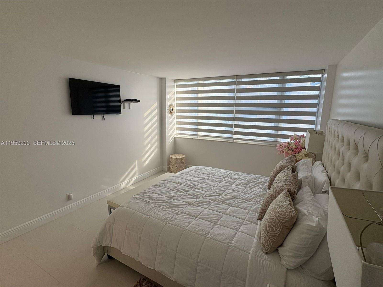 Parker Plaza at 2030 Ocean Dr, Hallandale Beach, FL 33009 - For Rent photo 14