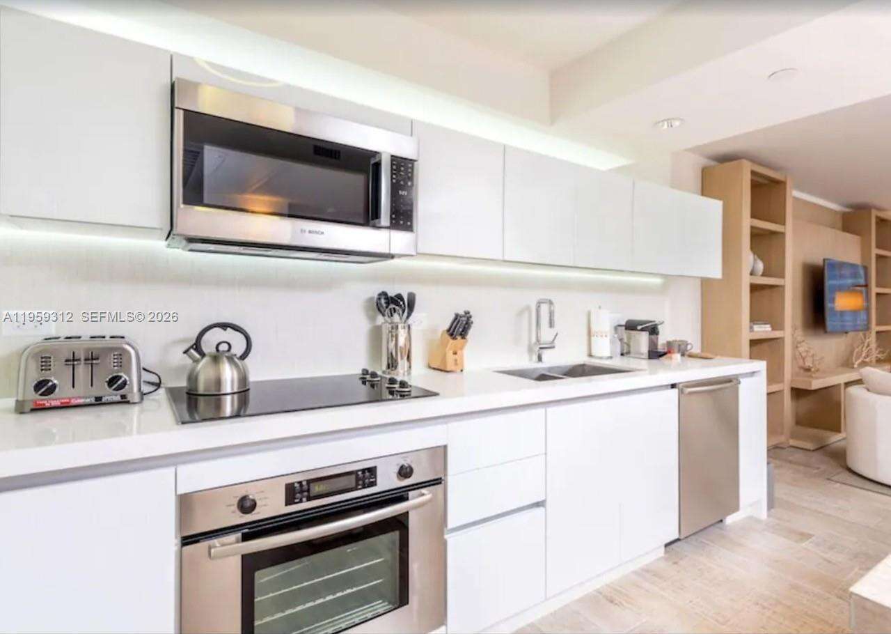 1 Hotel & Homes at 102 24 St, Miami Beach, FL 33139 - For Rent photo 5