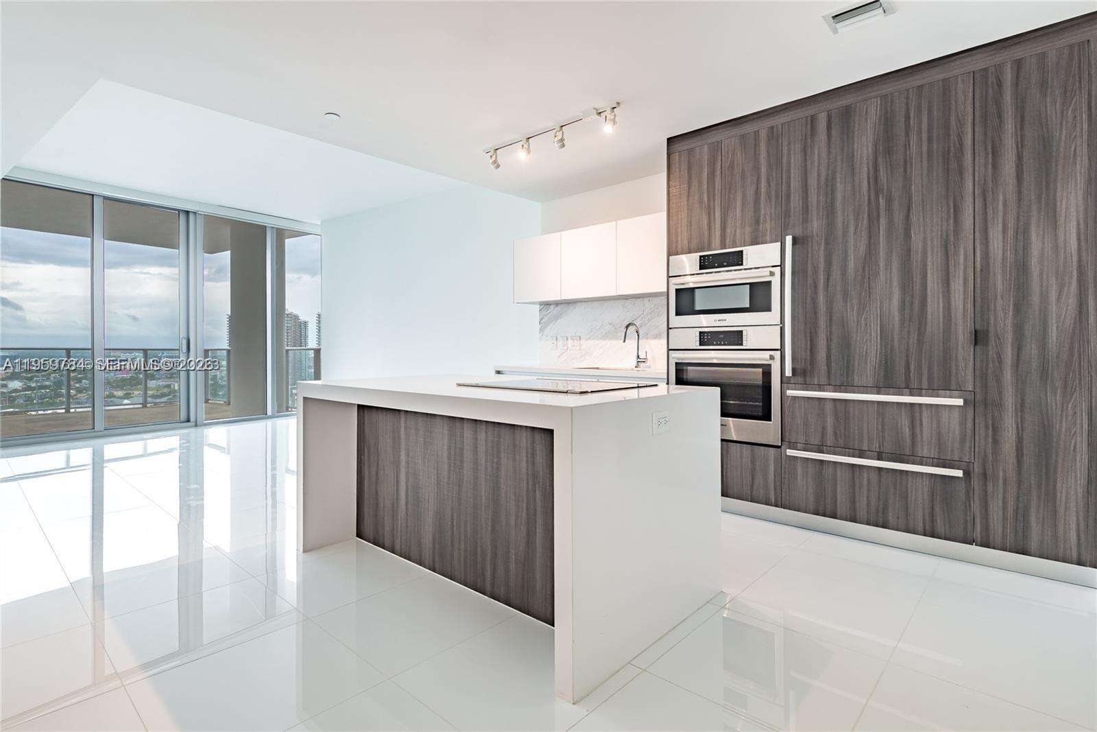 Paramount Miami Worldcenter at 851 1 Ave, Miami, FL 33132 - For Rent photo 1