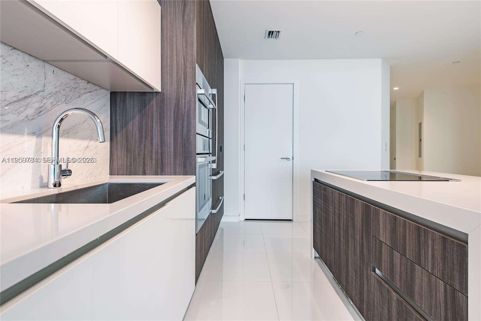 Paramount Miami Worldcenter at 851 1 Ave, Miami, FL 33132 - For Rent photo 3