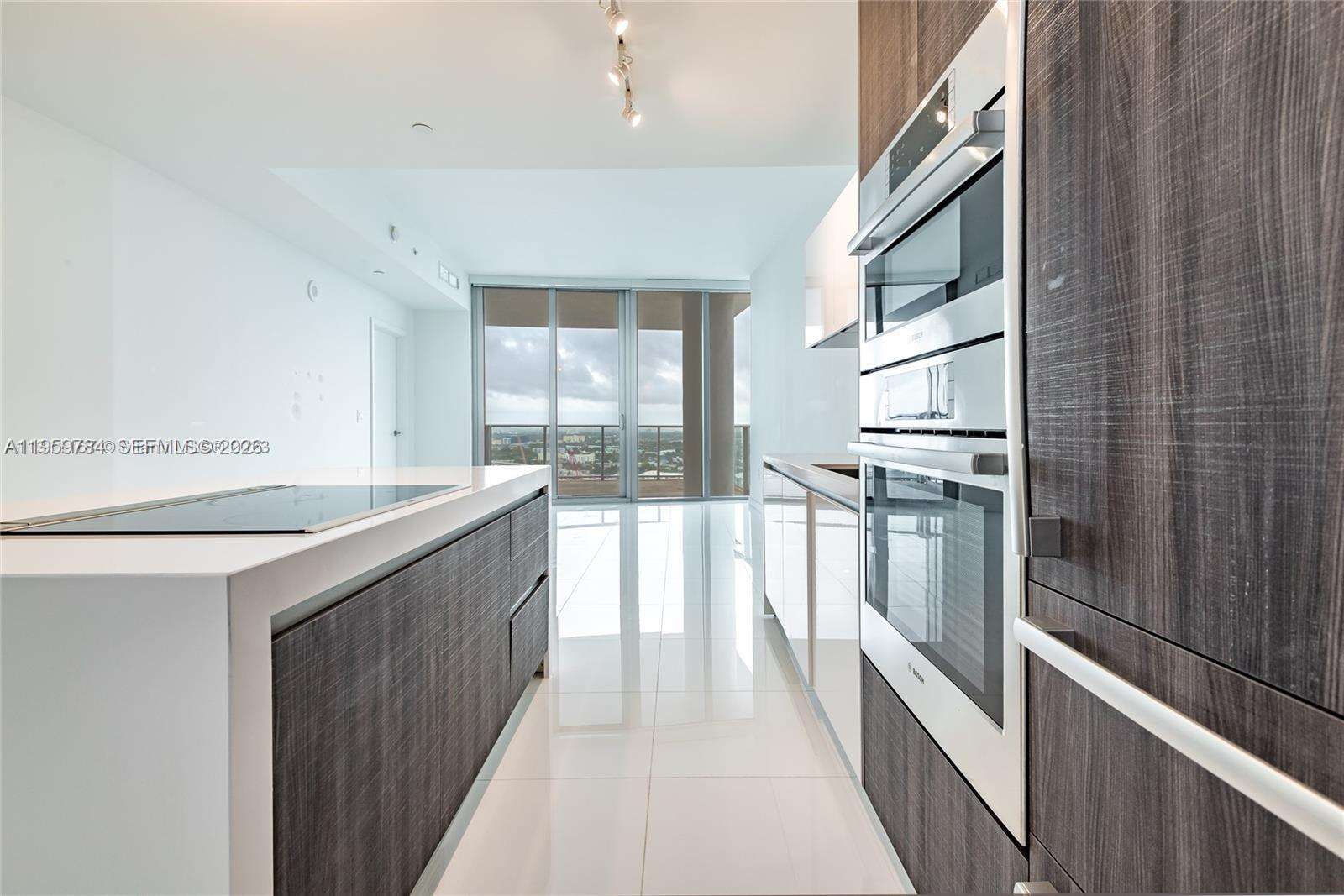 Paramount Miami Worldcenter at 851 1 Ave, Miami, FL 33132 - For Rent photo 6