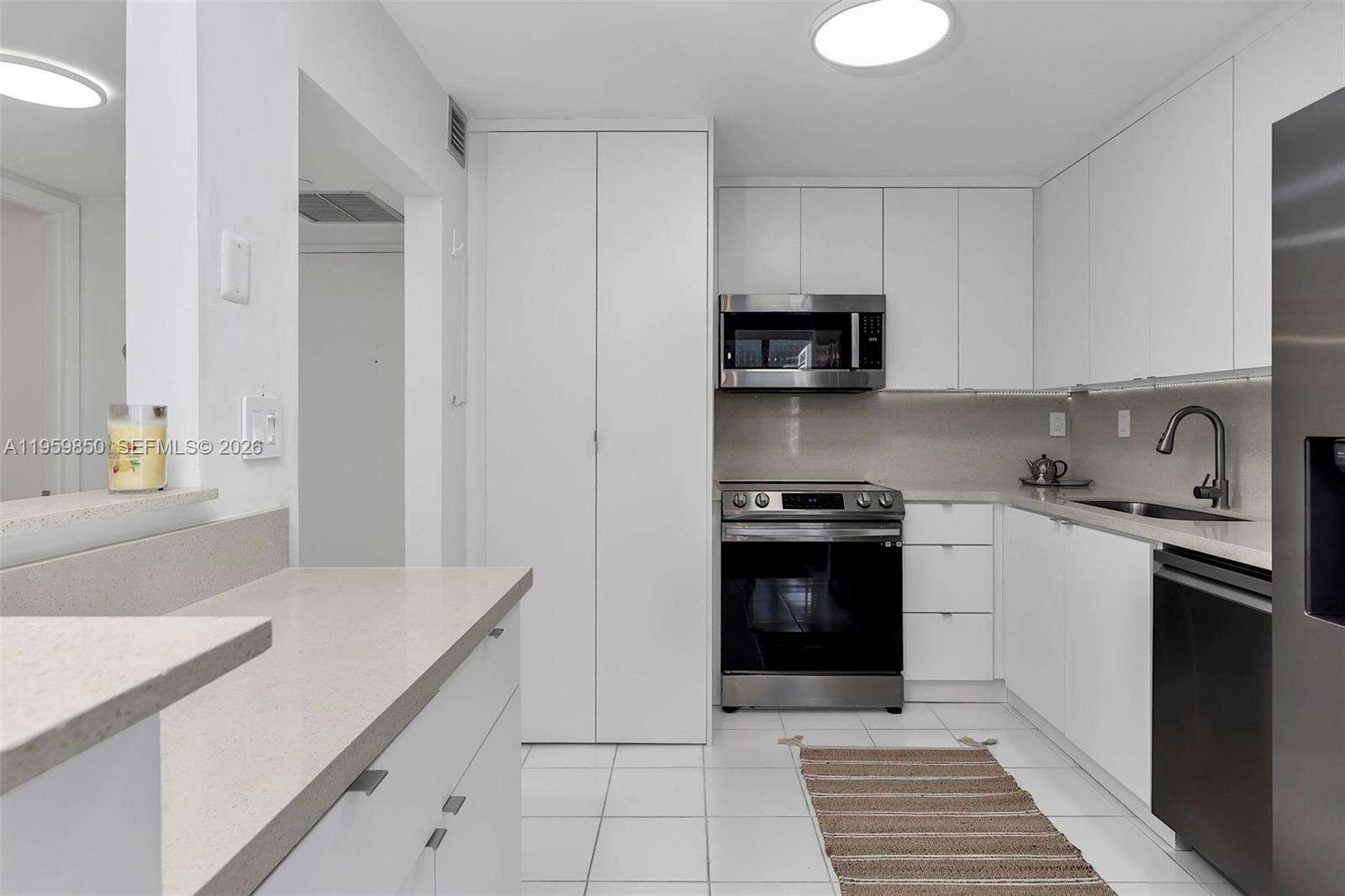 Brickell Place at 1865 Brickell Ave, Miami, FL 33129 - For Rent photo 8