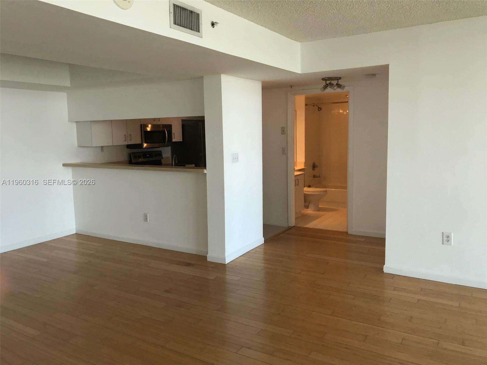 The Floridian at 650 W Ave, Miami Beach, FL 33139 - For Rent photo 15
