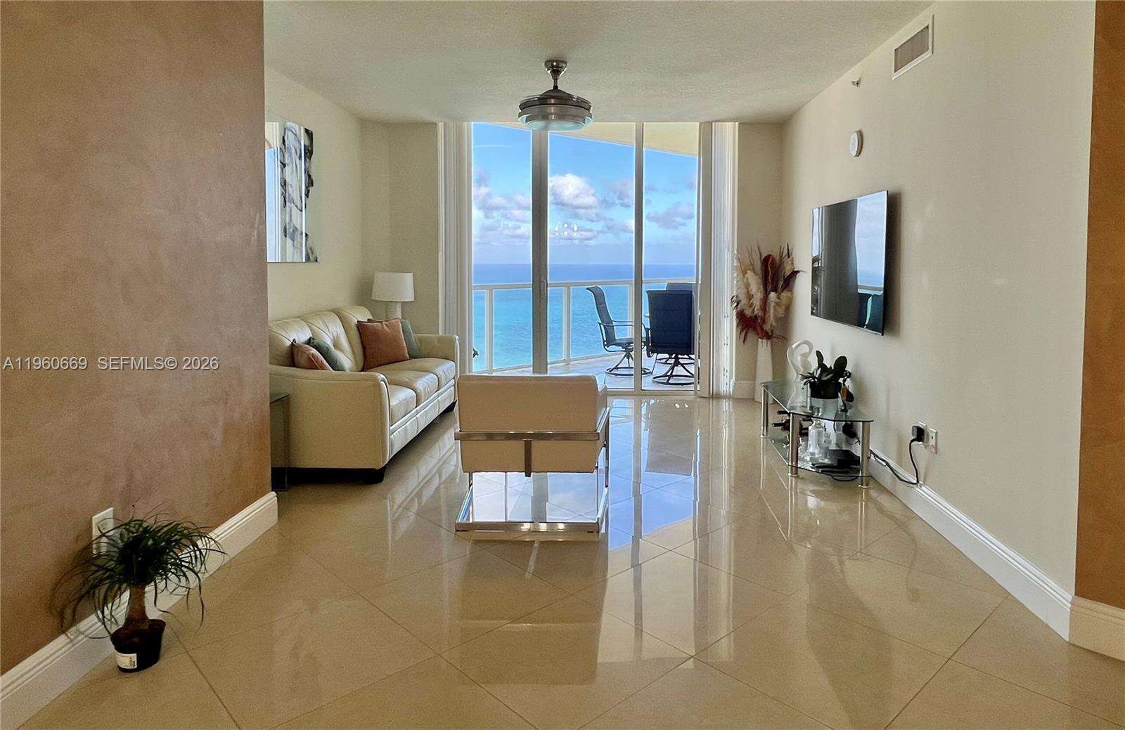 La Perla at 16699 Collins Ave, Sunny Isles Beach, FL 33160 - For Rent photo 2