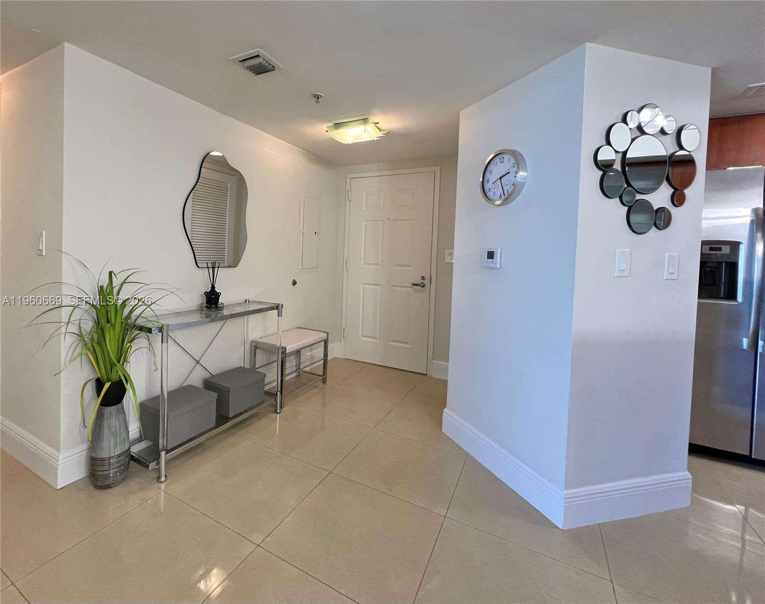 La Perla at 16699 Collins Ave, Sunny Isles Beach, FL 33160 - For Rent photo 14