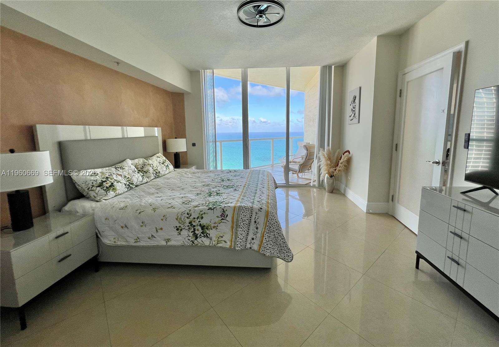 La Perla at 16699 Collins Ave, Sunny Isles Beach, FL 33160 - For Rent photo 17