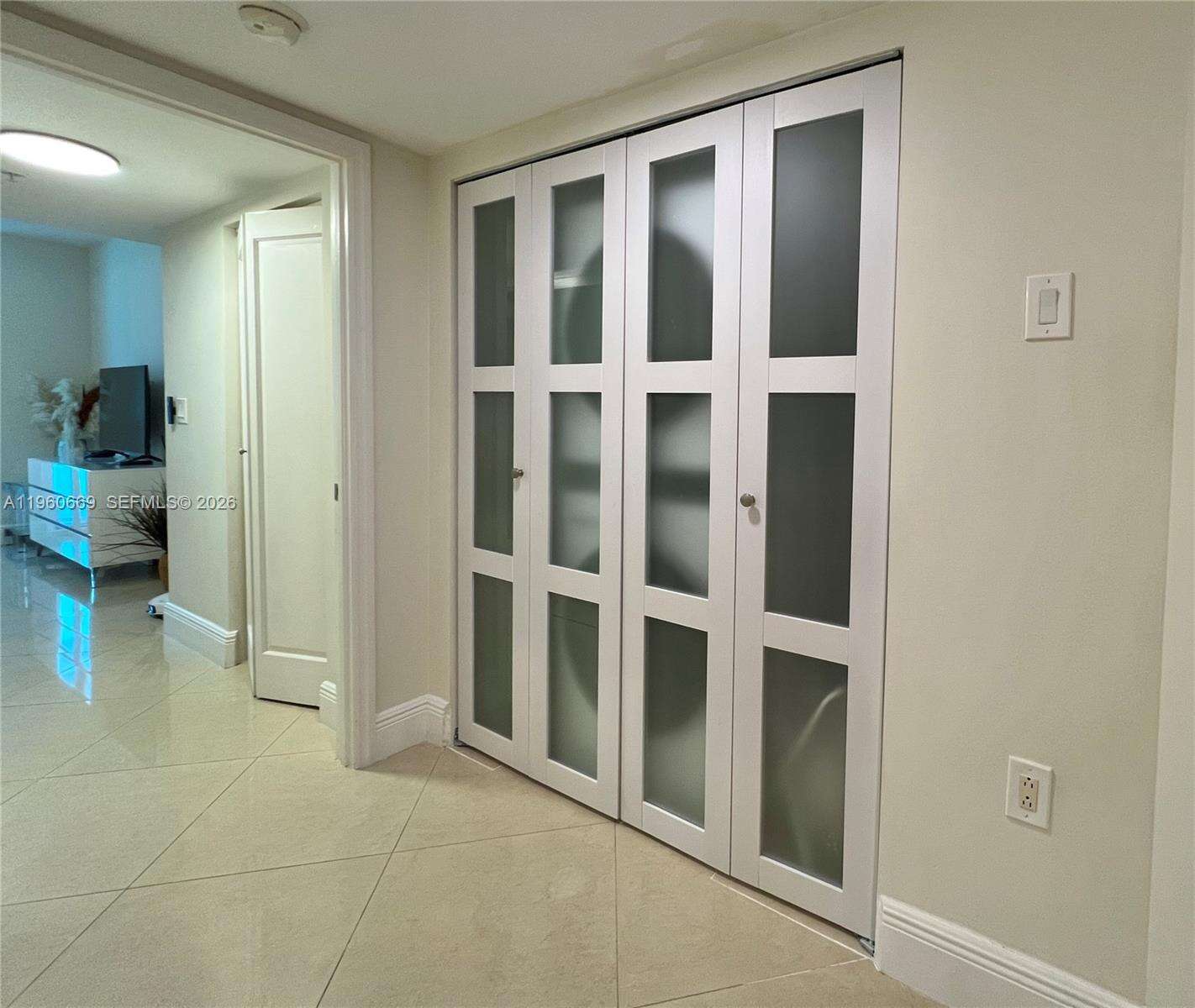 La Perla at 16699 Collins Ave, Sunny Isles Beach, FL 33160 - For Rent photo 21