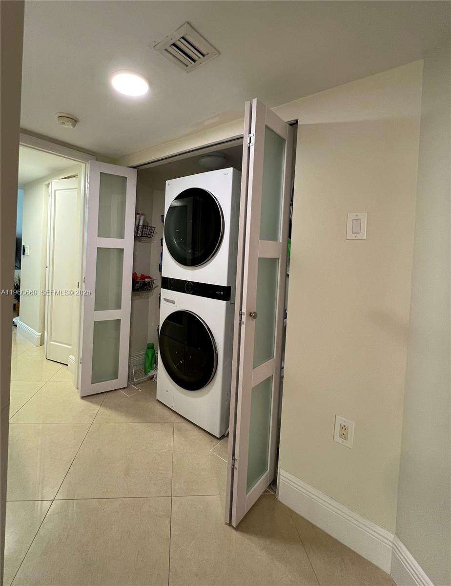 La Perla at 16699 Collins Ave, Sunny Isles Beach, FL 33160 - For Rent photo 22