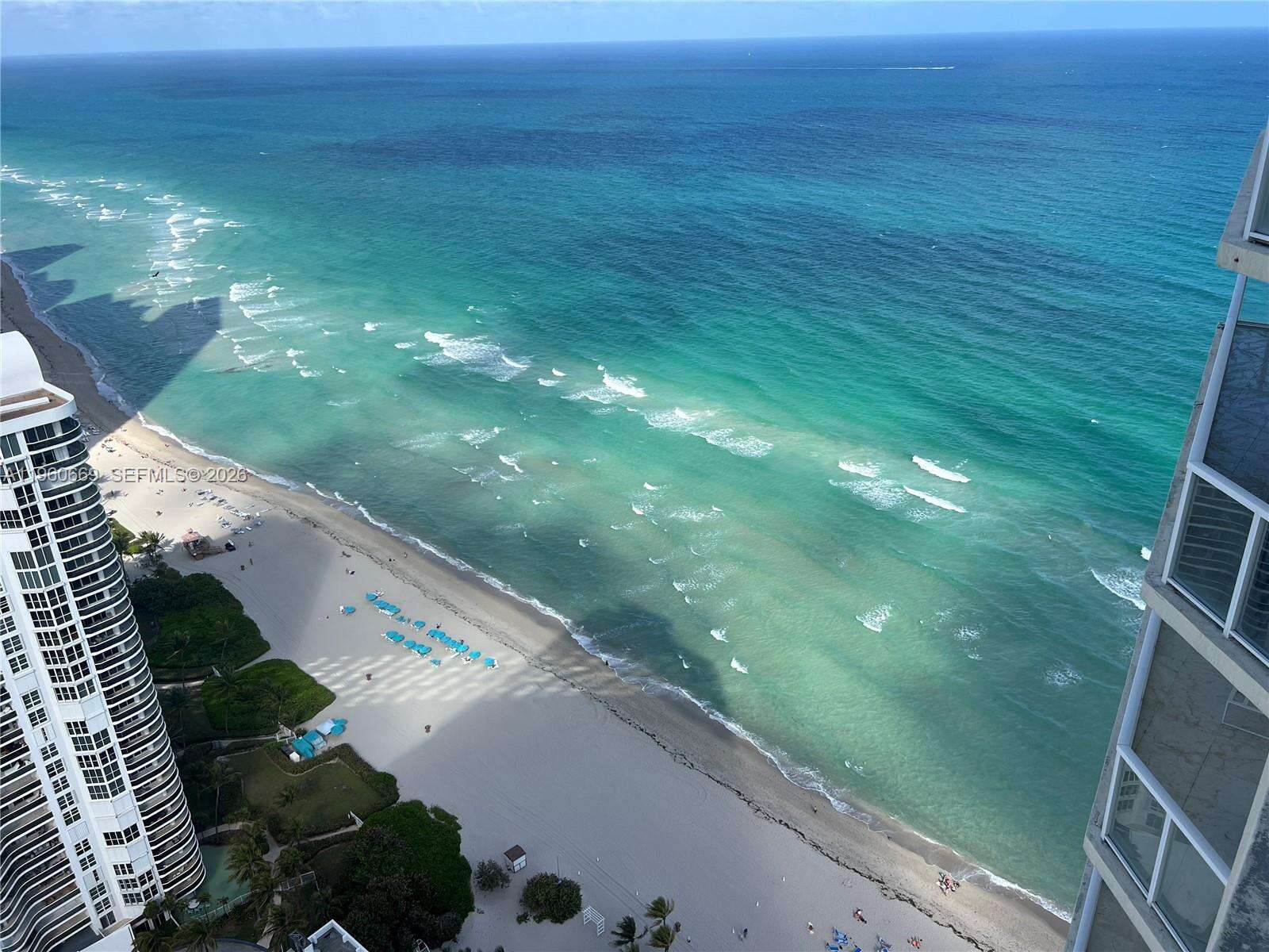 La Perla at 16699 Collins Ave, Sunny Isles Beach, FL 33160 - For Rent photo 26