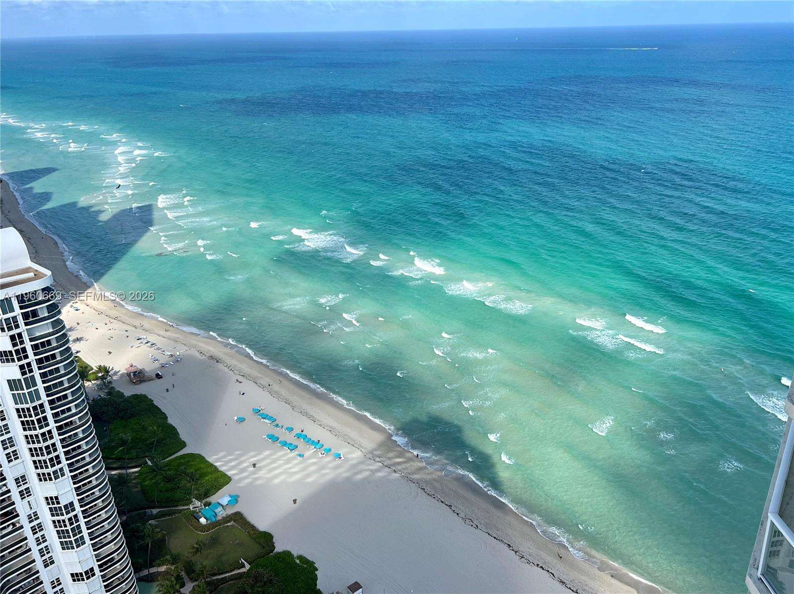 La Perla at 16699 Collins Ave, Sunny Isles Beach, FL 33160 - For Rent photo 27