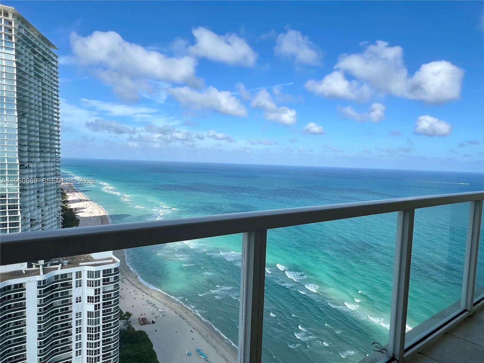 La Perla at 16699 Collins Ave, Sunny Isles Beach, FL 33160 - For Rent photo 28