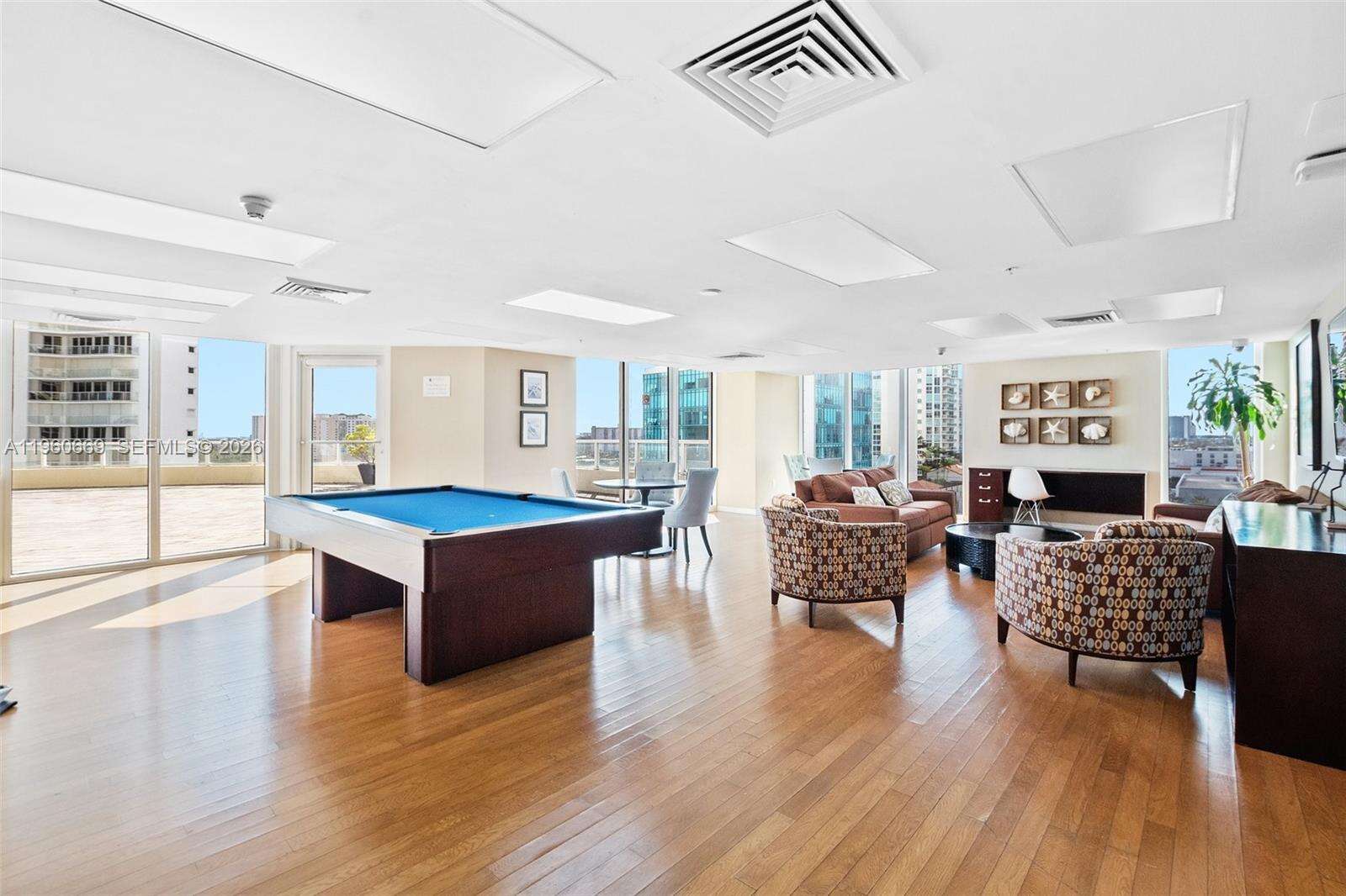 La Perla at 16699 Collins Ave, Sunny Isles Beach, FL 33160 - For Rent photo 31