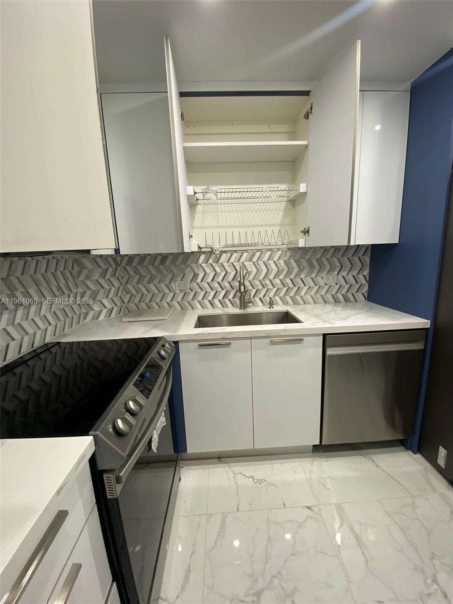The Carriage Club North at Miami Beach, FL 33140 - For Rent photo 13
