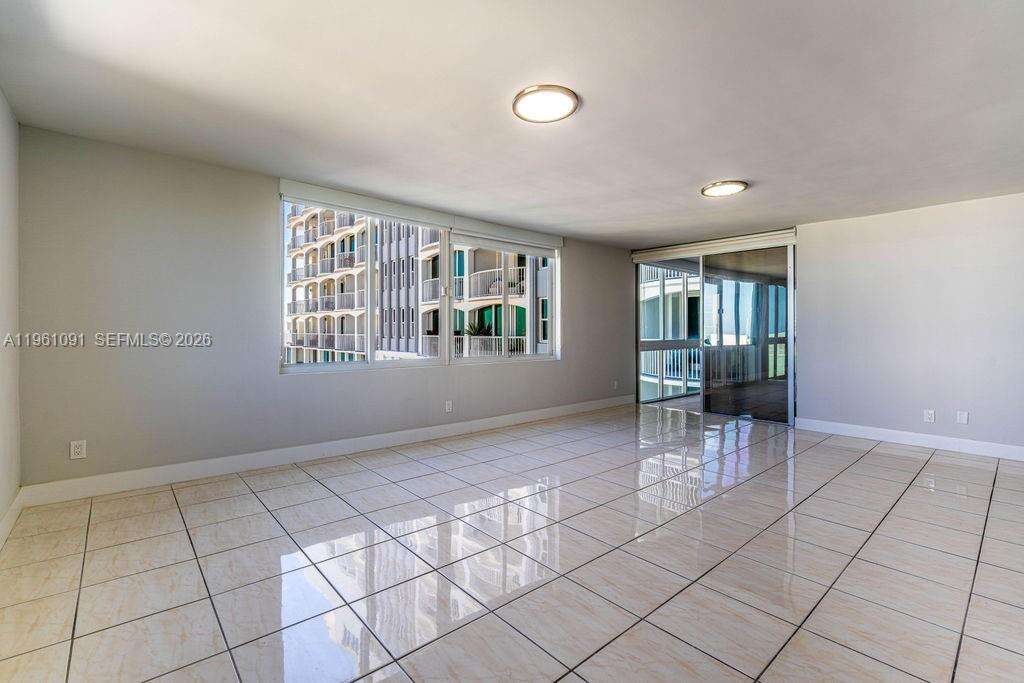 The Carriage House at 5401 Collins Ave, Miami Beach, FL 33140 - For Rent photo 5