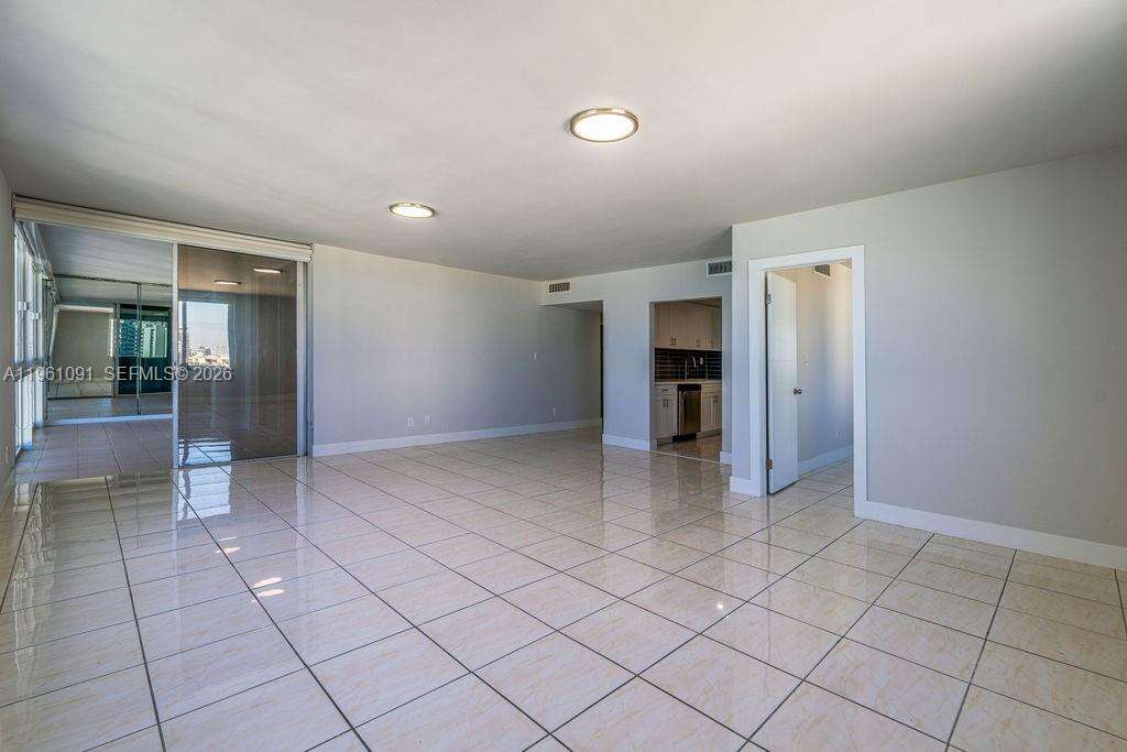 The Carriage House at 5401 Collins Ave, Miami Beach, FL 33140 - For Rent photo 6