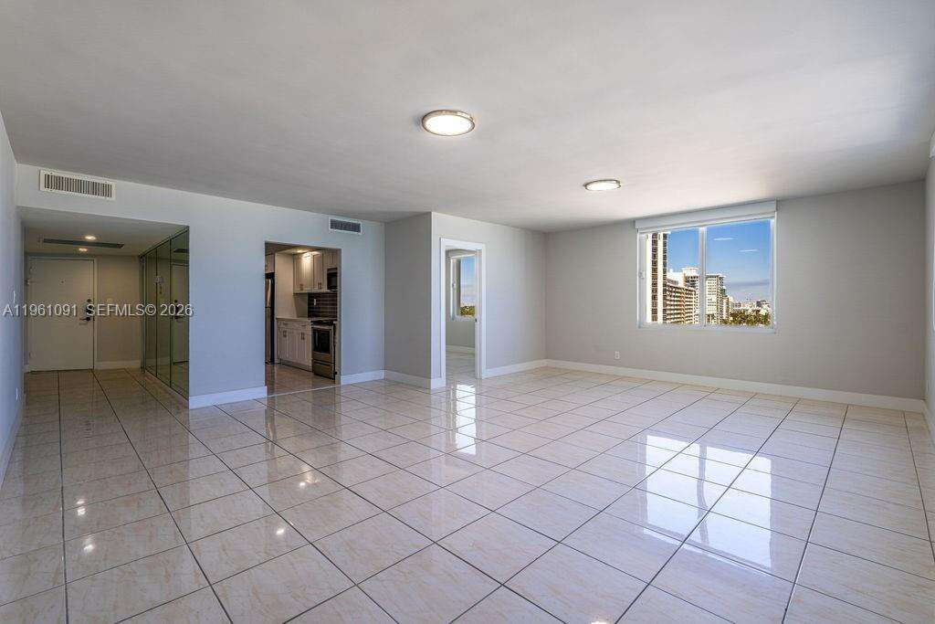 The Carriage House at 5401 Collins Ave, Miami Beach, FL 33140 - For Rent photo 7