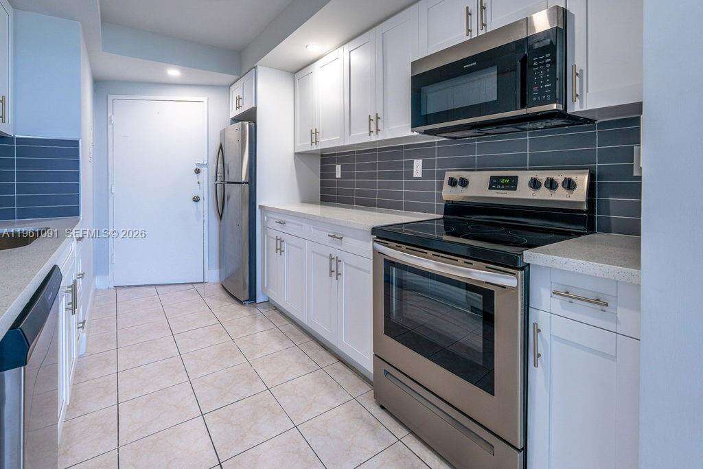 The Carriage House at 5401 Collins Ave, Miami Beach, FL 33140 - For Rent photo 10