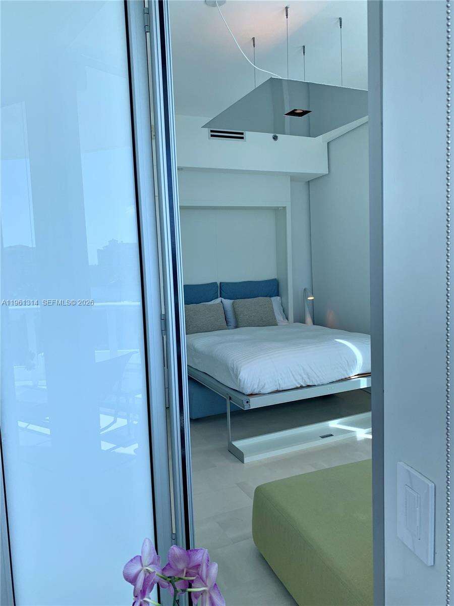 Continuum South Tower at 100 Pointe Dr, Miami Beach, FL 33139 - For Rent photo 14