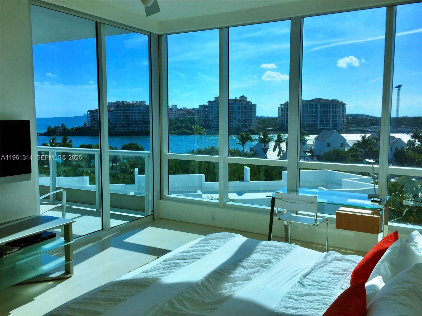 Continuum South Tower at 100 Pointe Dr, Miami Beach, FL 33139 - For Rent photo 15