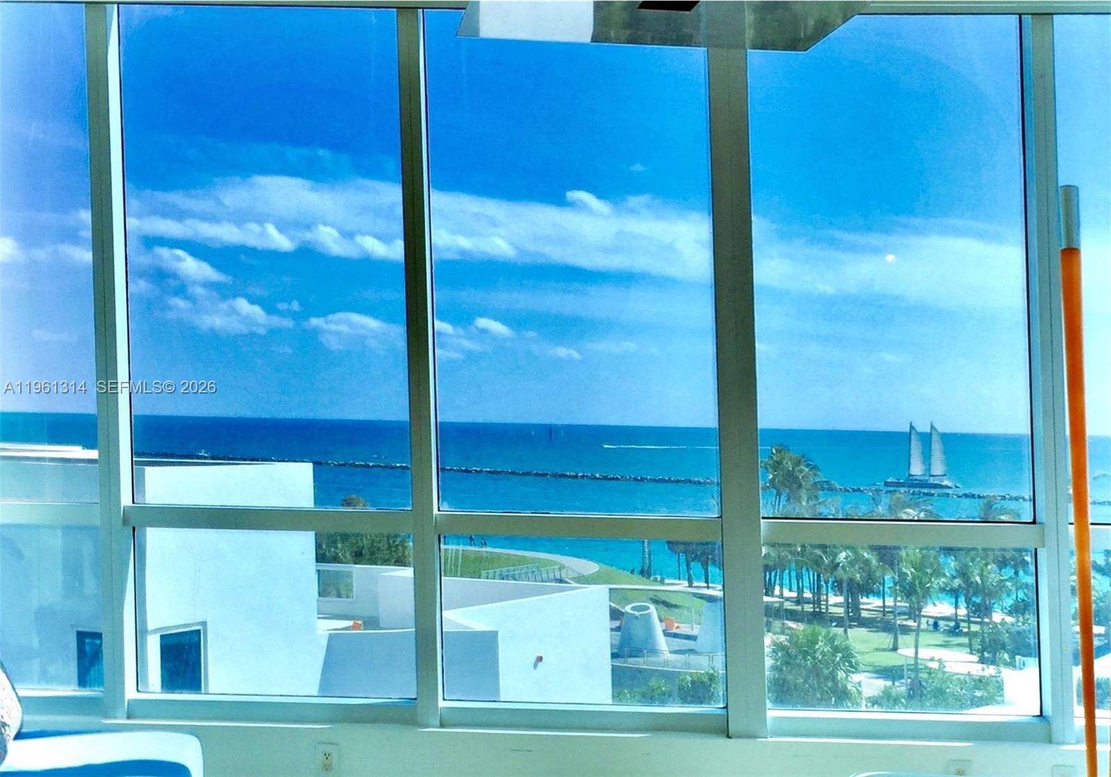 Continuum South Tower at 100 Pointe Dr, Miami Beach, FL 33139 - For Rent photo 24