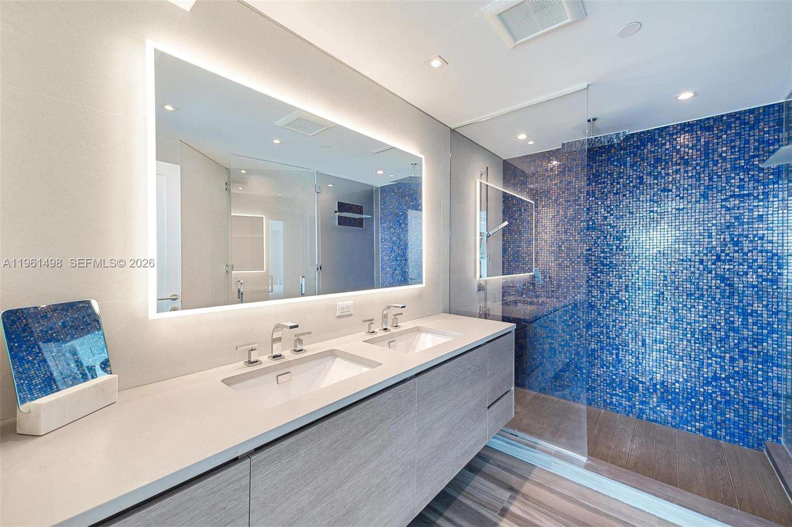 Jade At Brickell Bay at 1331 Brickell Bay Dr, Miami, FL 33131 - For Rent photo 12