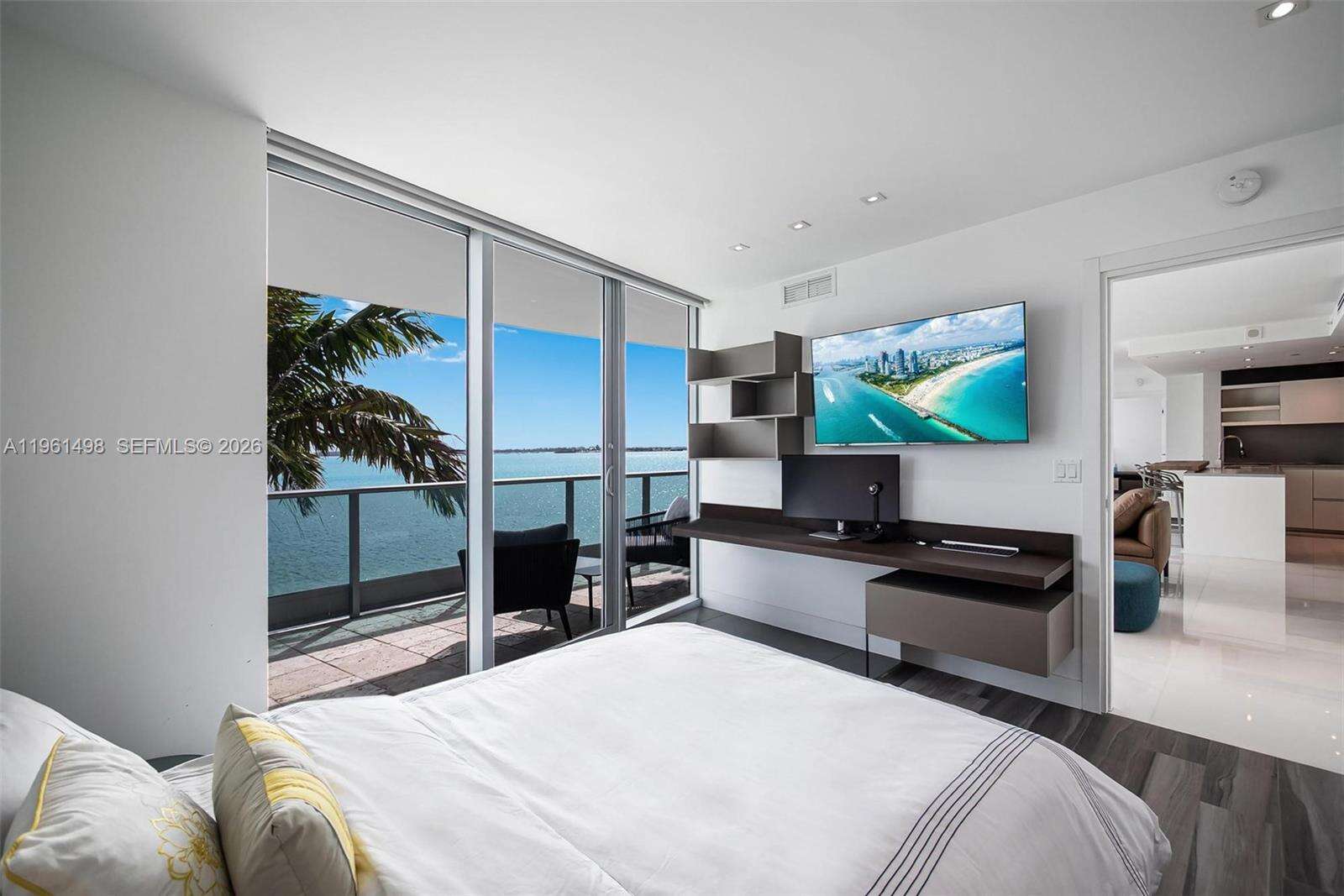 Jade At Brickell Bay at 1331 Brickell Bay Dr, Miami, FL 33131 - For Rent photo 14