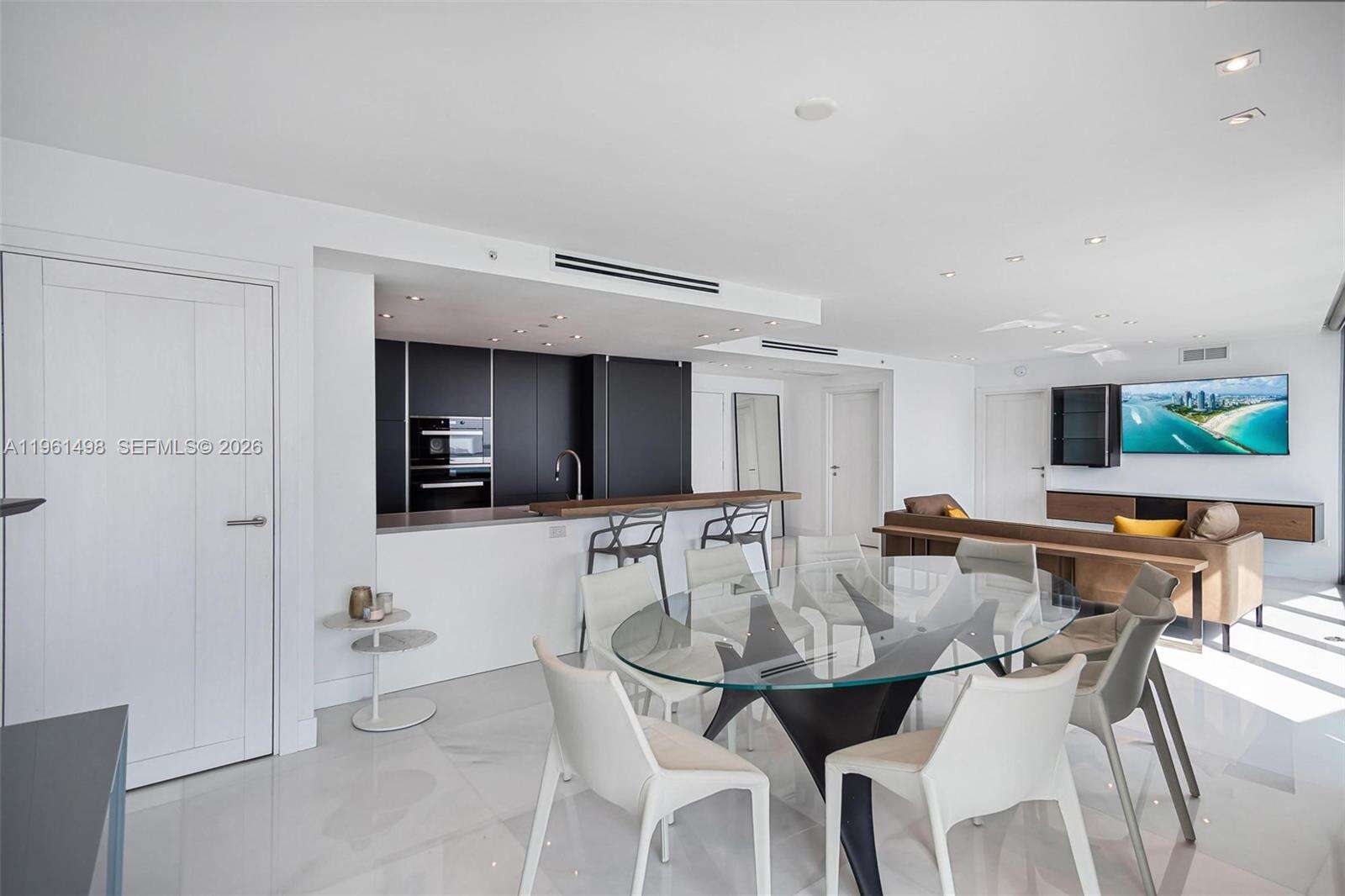 Jade At Brickell Bay at 1331 Brickell Bay Dr, Miami, FL 33131 - For Rent photo 4