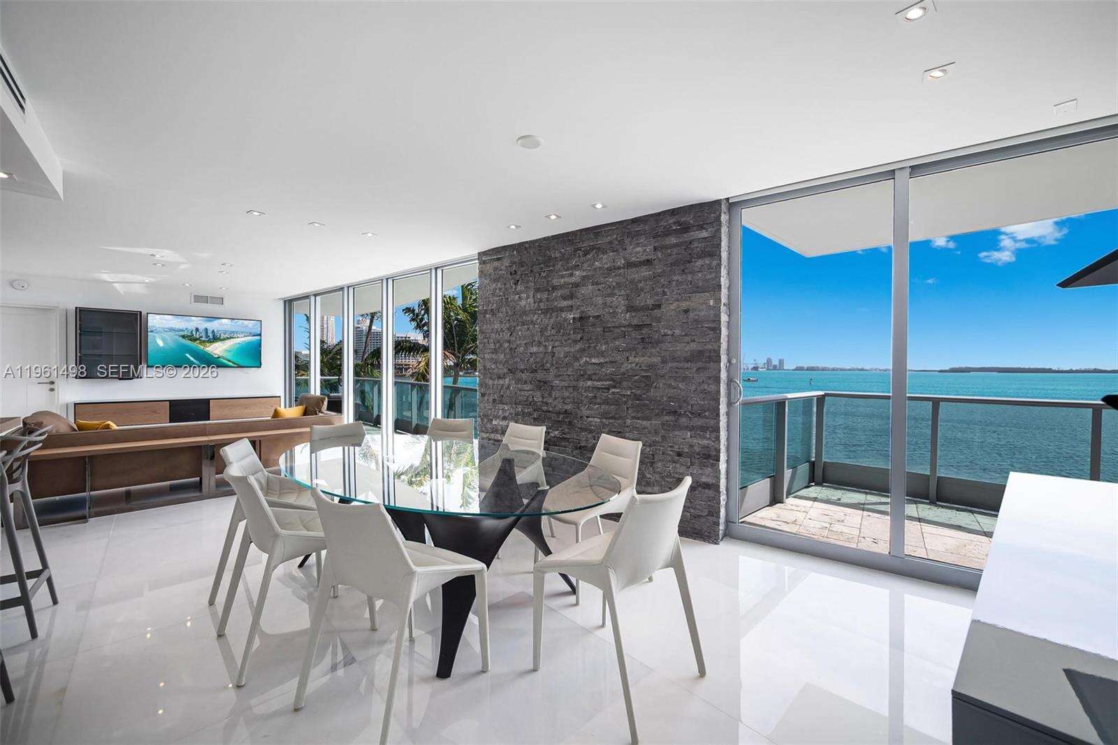 Jade At Brickell Bay at 1331 Brickell Bay Dr, Miami, FL 33131 - For Rent photo 5