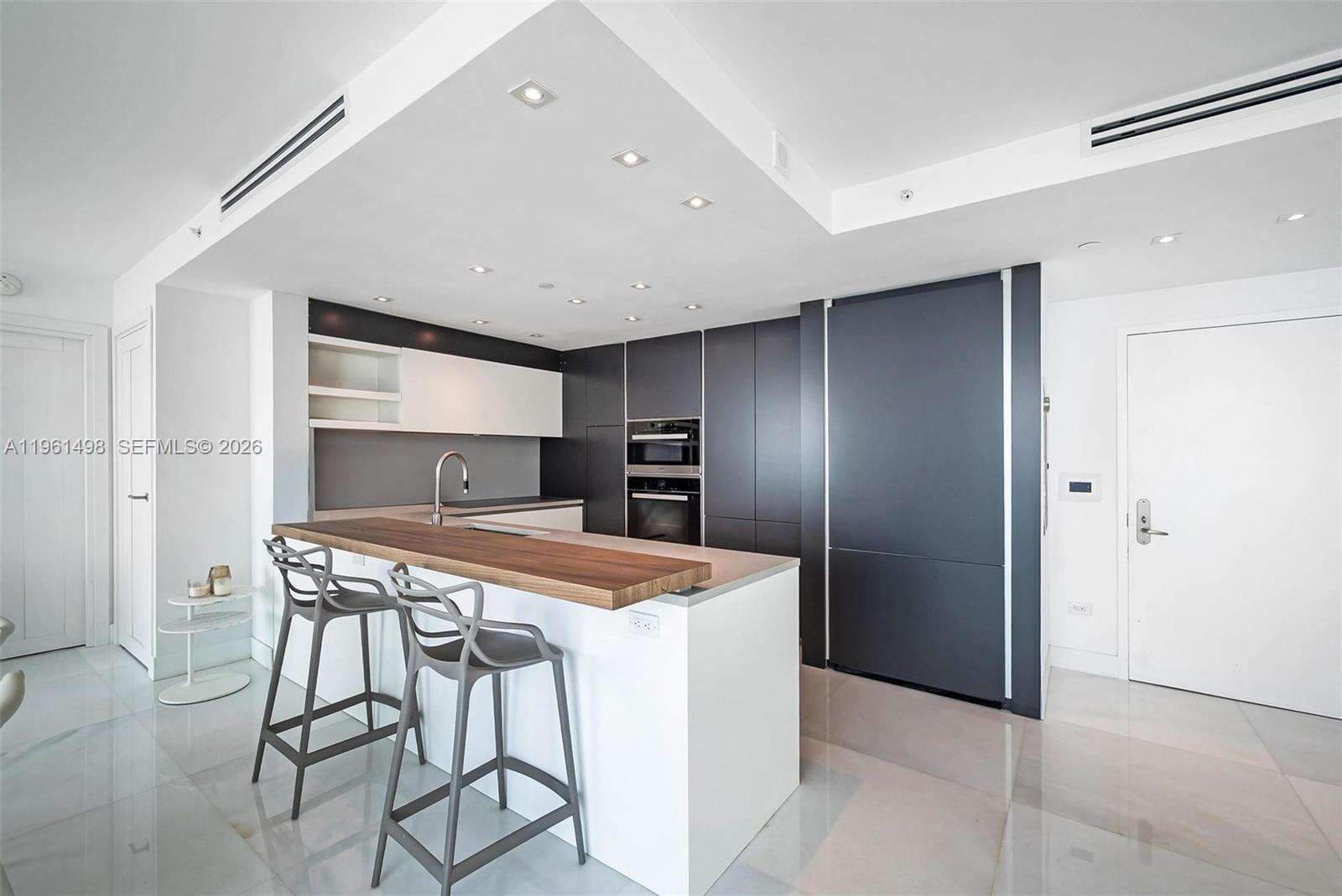 Jade At Brickell Bay at 1331 Brickell Bay Dr, Miami, FL 33131 - For Rent photo 7