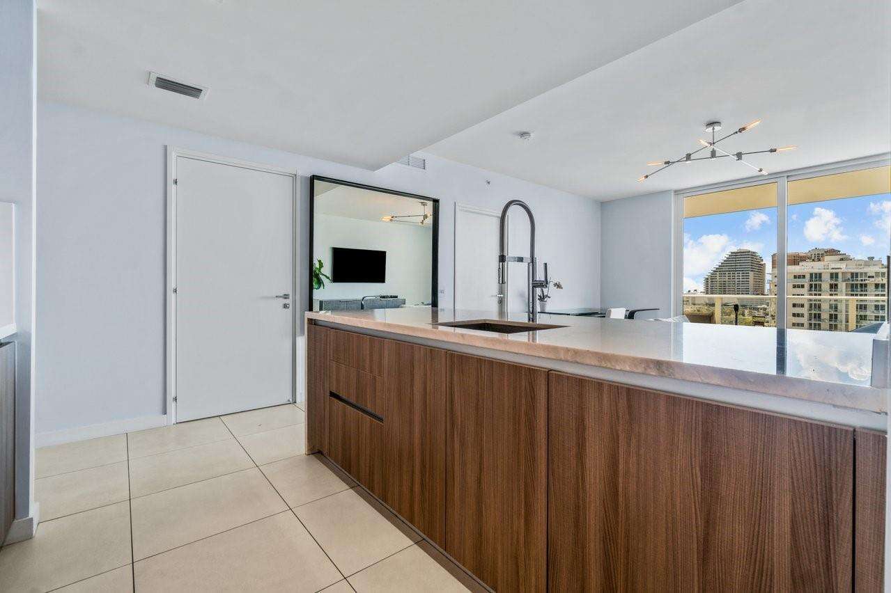Tiffany House at 401 Birch, Fort Lauderdale, FL 33304 - For Rent photo 12