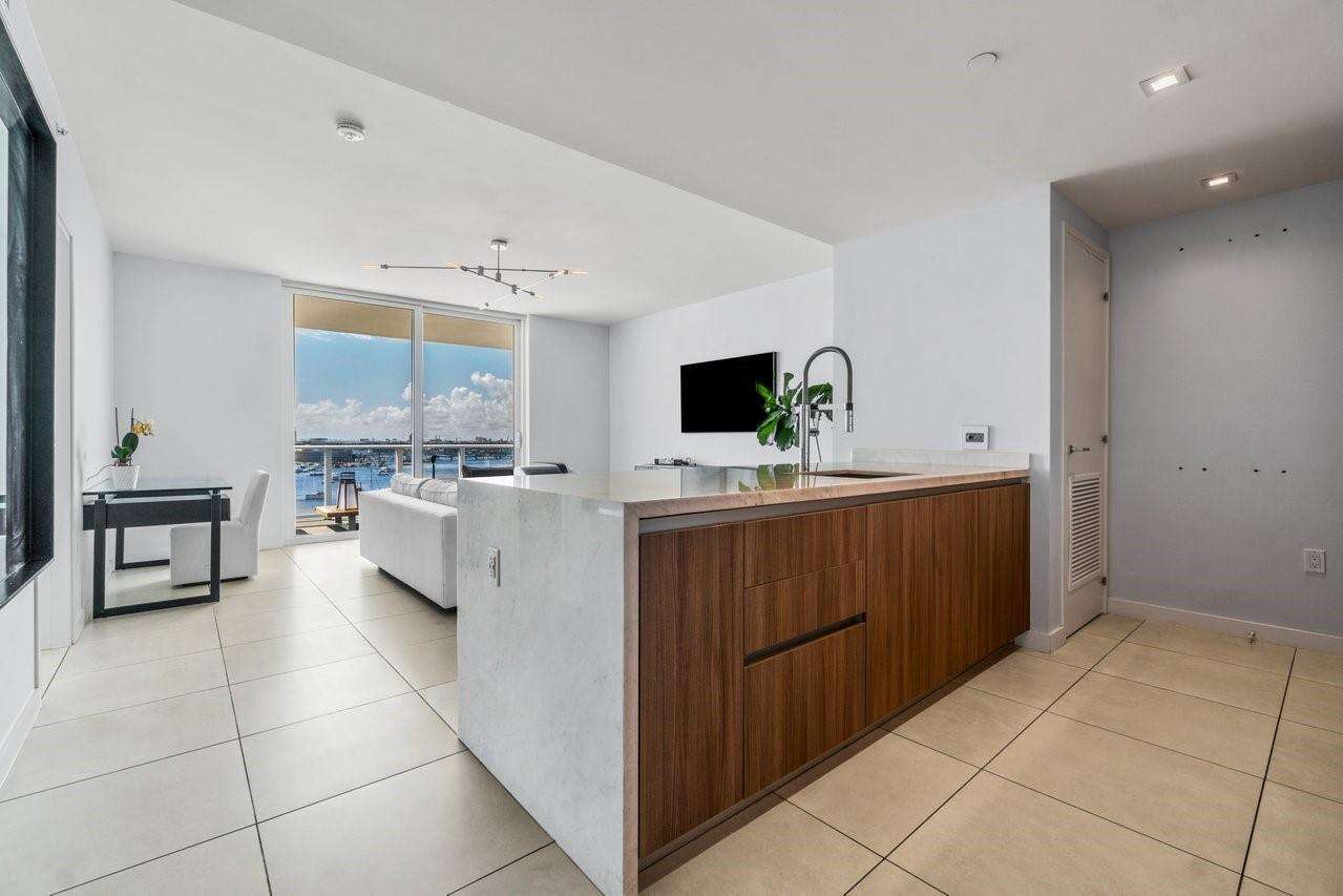 Tiffany House at 401 Birch, Fort Lauderdale, FL 33304 - For Rent photo 10