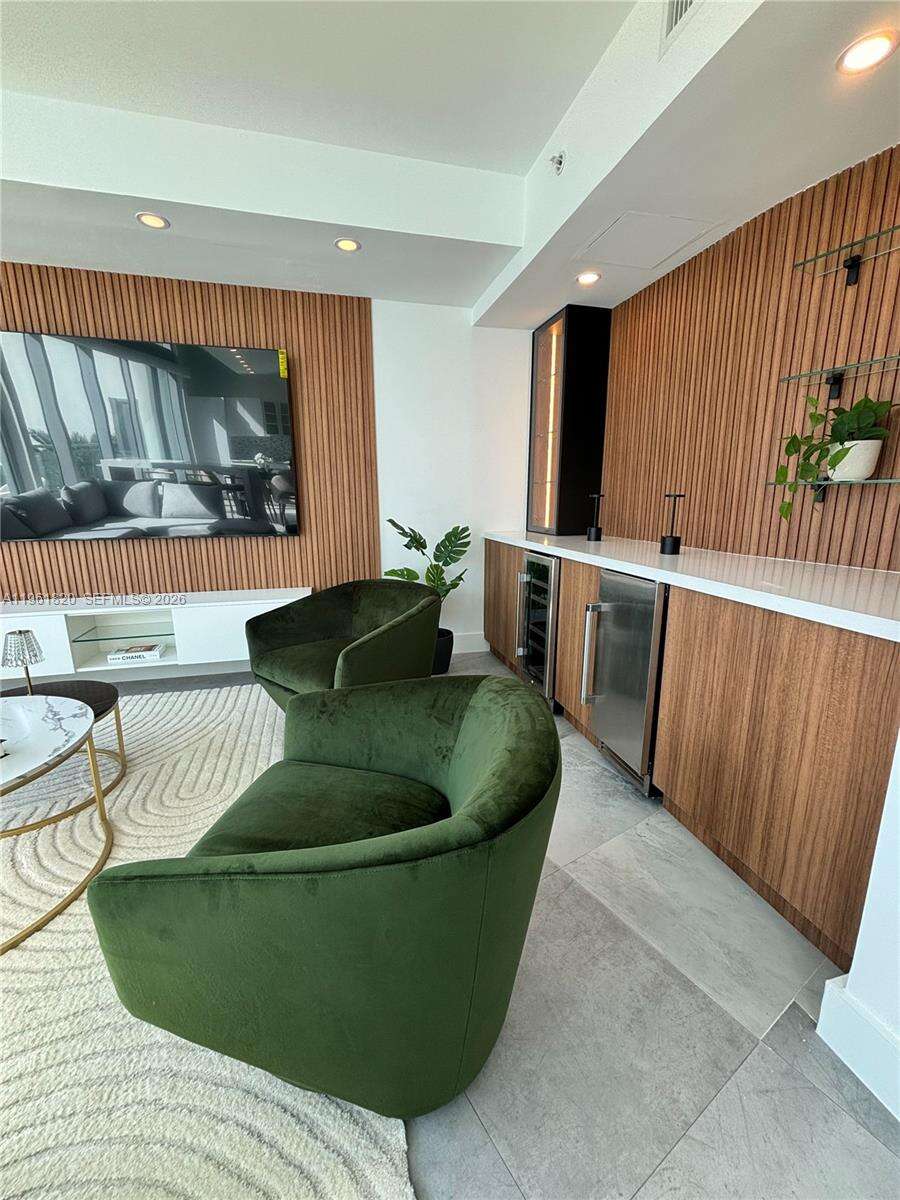Mint at 92 3 St, Miami, FL 33130 - For Rent photo 2
