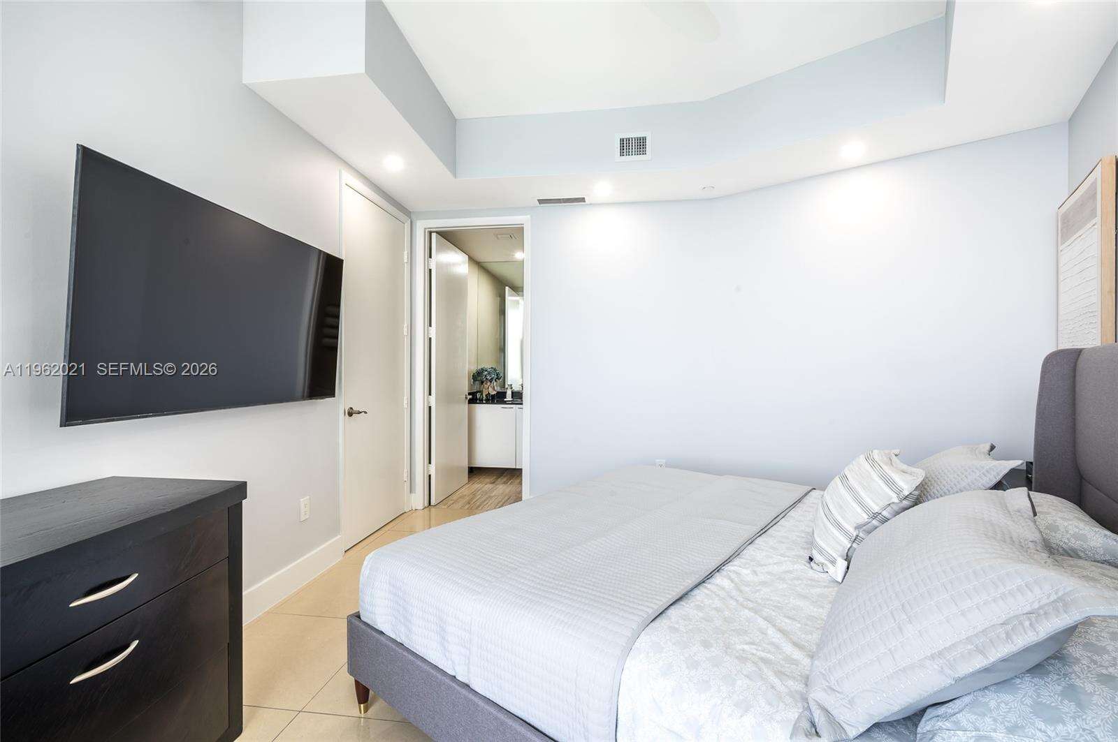 Trump Tower 2 at 15901 Collins Ave, Sunny Isles Beach, FL 33160 - For Rent photo 19