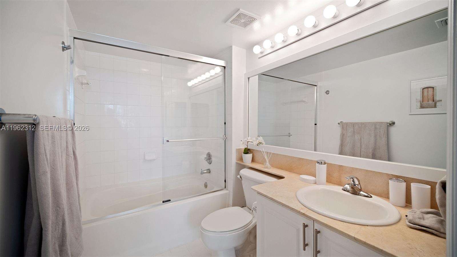 The Mark On Brickell at 1155 Brickell Bay Dr, Miami, FL 33131 - For Rent photo 13