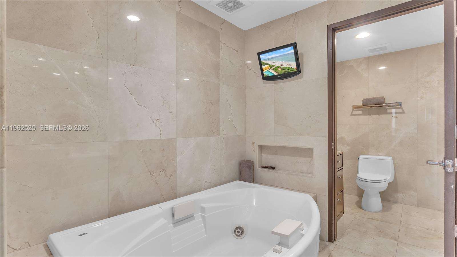 Sayan at 16275 Collins Ave, Sunny Isles Beach, FL 33160 - For Rent photo 22