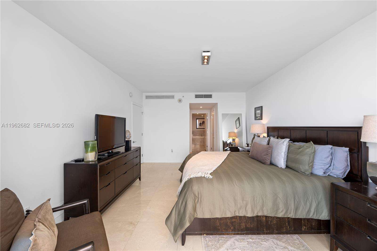 Jade Beach at 17001 Collins Ave, Sunny Isles Beach, FL 33160 - For Rent photo 11