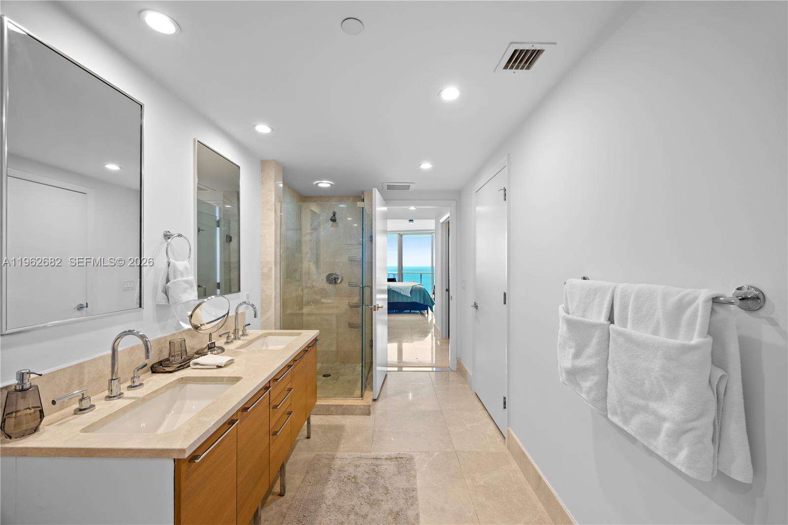 Jade Beach at 17001 Collins Ave, Sunny Isles Beach, FL 33160 - For Rent photo 15
