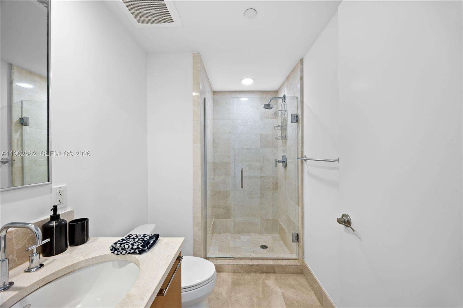 Jade Beach at 17001 Collins Ave, Sunny Isles Beach, FL 33160 - For Rent photo 42