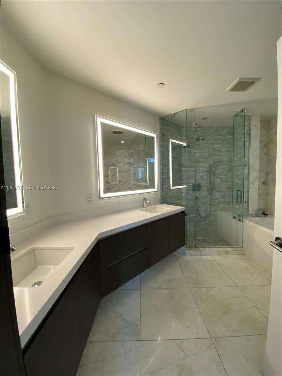 Paramount Miami Worldcenter at 851 1 Ave, Miami, FL 33132 - For Rent photo 15