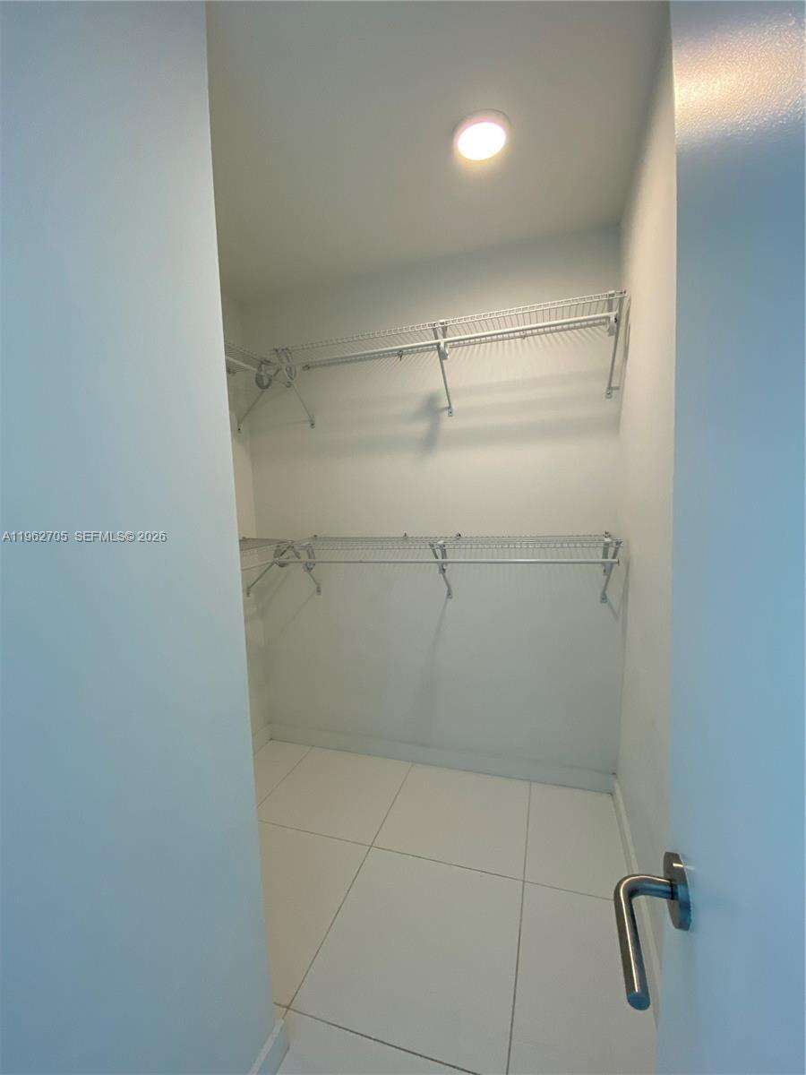Paramount Miami Worldcenter at 851 1 Ave, Miami, FL 33132 - For Rent photo 17